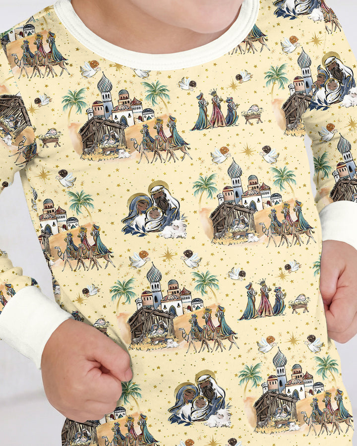 Zweiteiliges Langarm-Pyjama-Set mit Sommerfrüchten