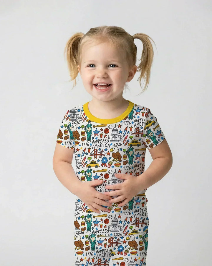 Template Zweiteiliges Pyjama-Set mit kurzen Ärmeln und Shorts