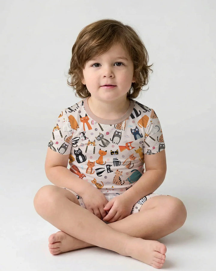 Template Zweiteiliges Pyjama-Set mit kurzen Ärmeln und Shorts
