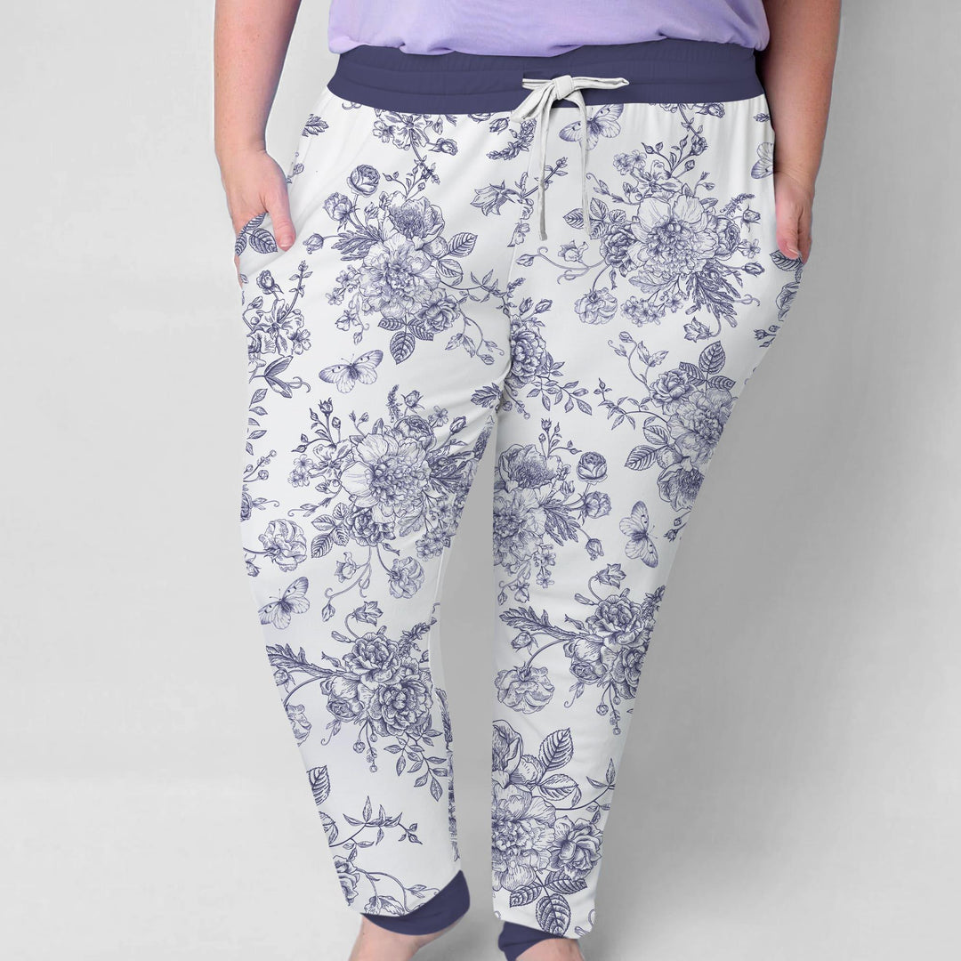 God Says I Am – Faith in Bloom Schlafanzug-Set aus Bambus für Damen mit individuellem Namen und Affirmationen