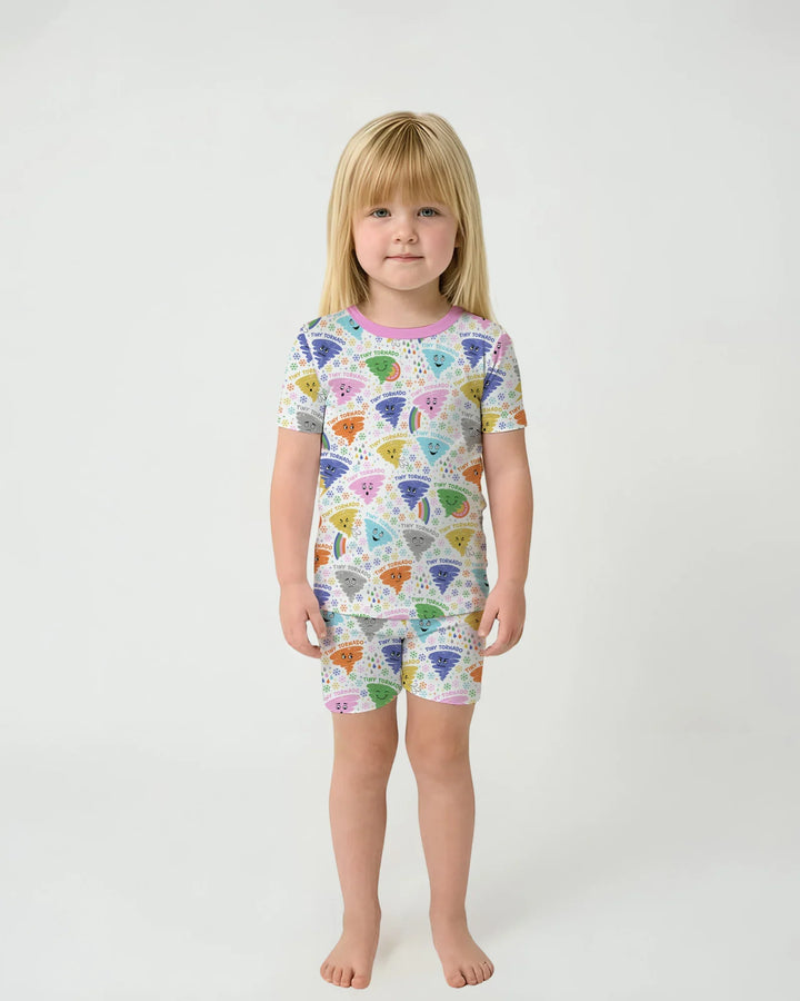 Template Zweiteiliges Pyjama-Set mit kurzen Ärmeln und Shorts