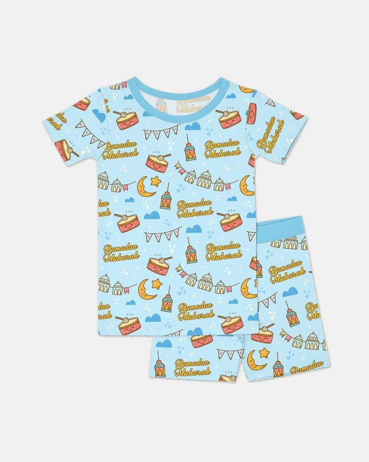 Template Zweiteiliges Pyjama-Set mit kurzen Ärmeln und Shorts