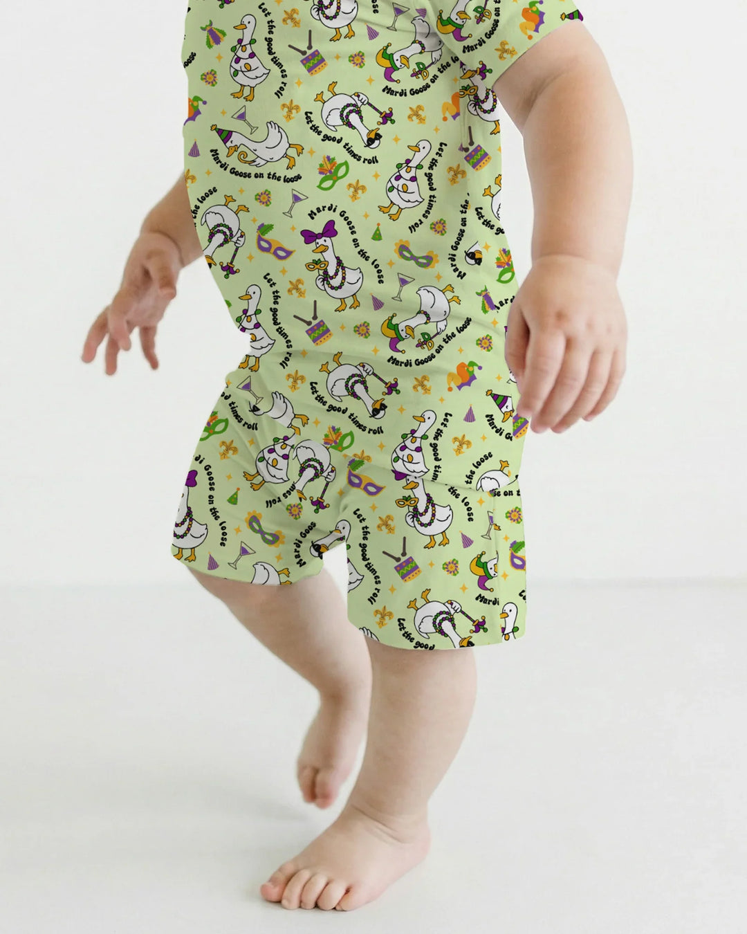 Template Zweiteiliges Pyjama-Set mit kurzen Ärmeln und Shorts