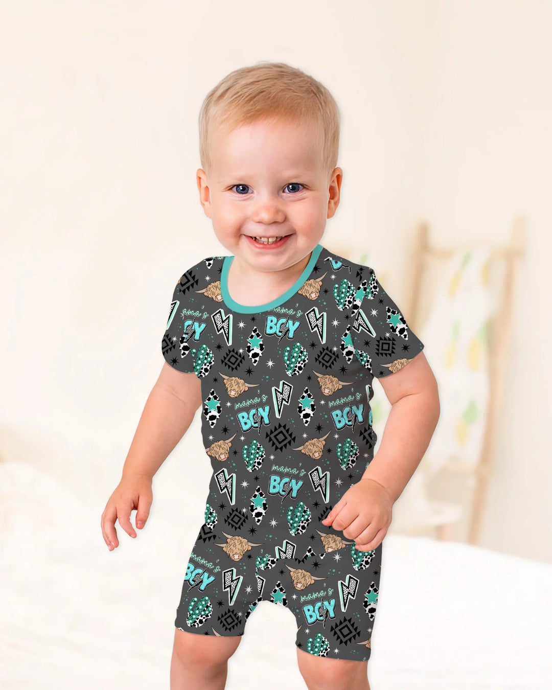 Template Zweiteiliges Pyjama-Set mit kurzen Ärmeln und Shorts