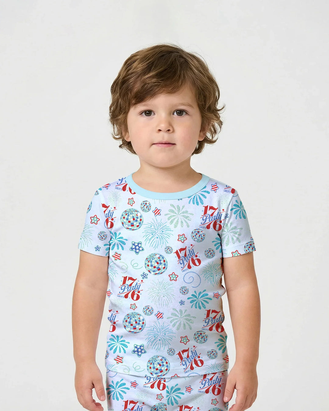 Template Zweiteiliges Pyjama-Set mit kurzen Ärmeln und Shorts