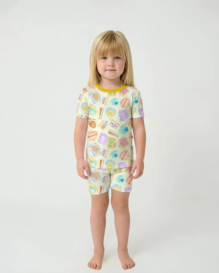 Template Zweiteiliges Pyjama-Set mit kurzen Ärmeln und Shorts