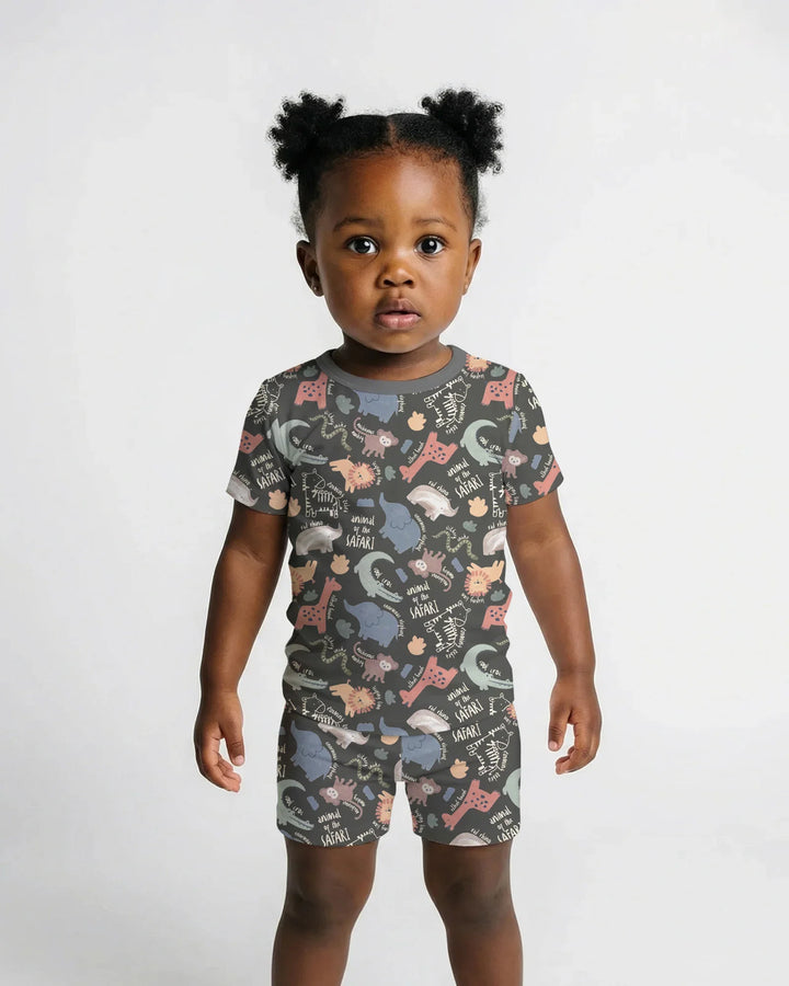 Template Zweiteiliges Pyjama-Set mit kurzen Ärmeln und Shorts