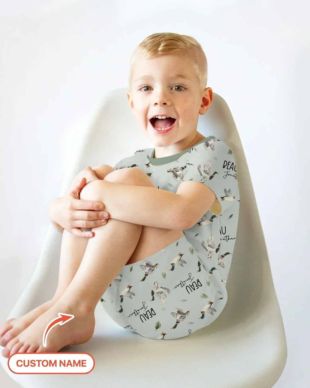 Zweiteiliges Pyjama-Set mit kurzen Ärmeln und Shorts im Sommer-Design