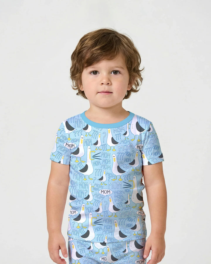 Template Zweiteiliges Pyjama-Set mit kurzen Ärmeln und Shorts