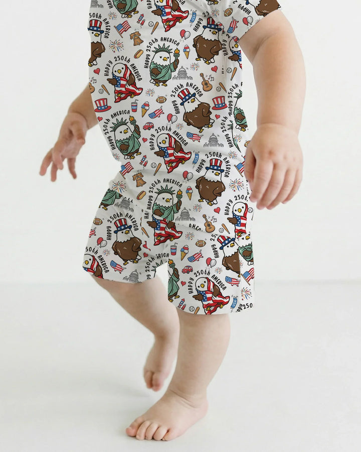 Template Zweiteiliges Pyjama-Set mit kurzen Ärmeln und Shorts