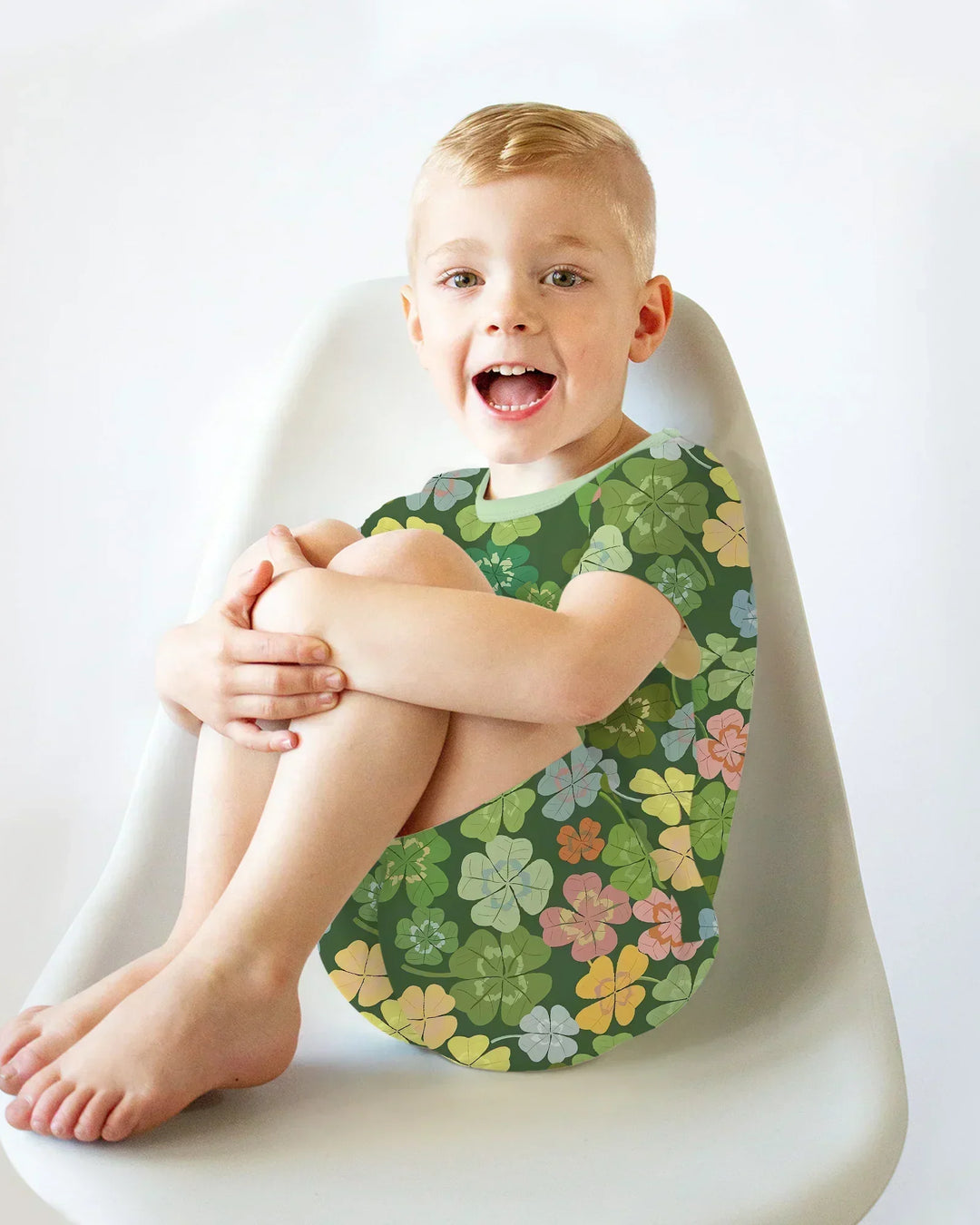 Zweiteiliges Pyjama-Set mit kurzen Ärmeln und Shorts im Sommer-Design