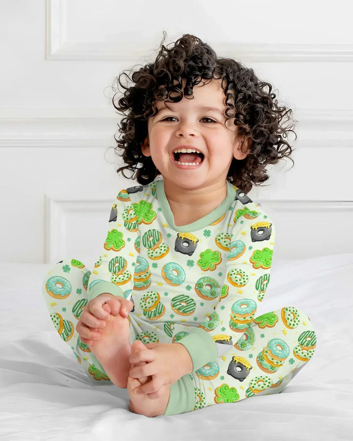 Zweiteiliges Langarm-Pyjama-Set mit Sommerfrüchten