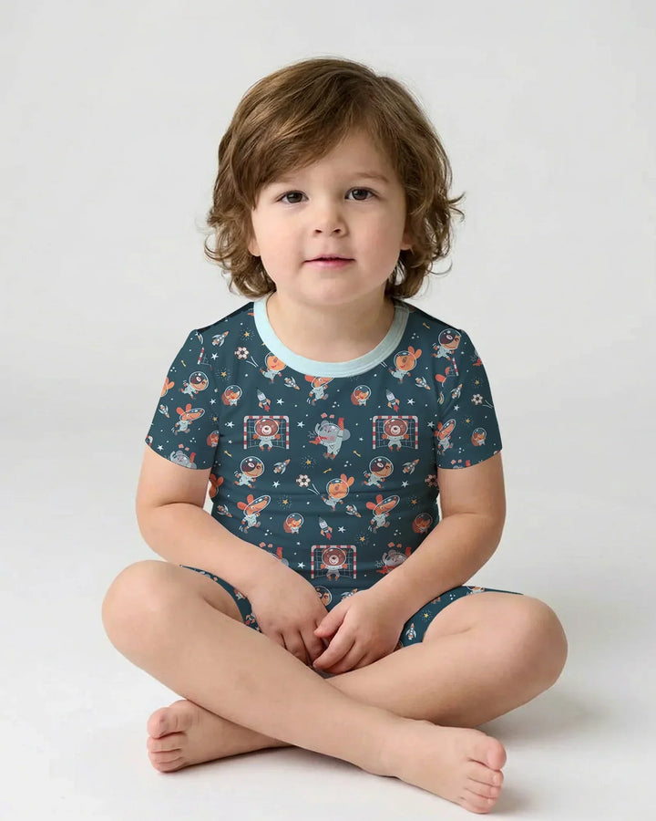 Zweiteiliges Pyjama-Set mit kurzen Ärmeln und Shorts im Sommer-Design