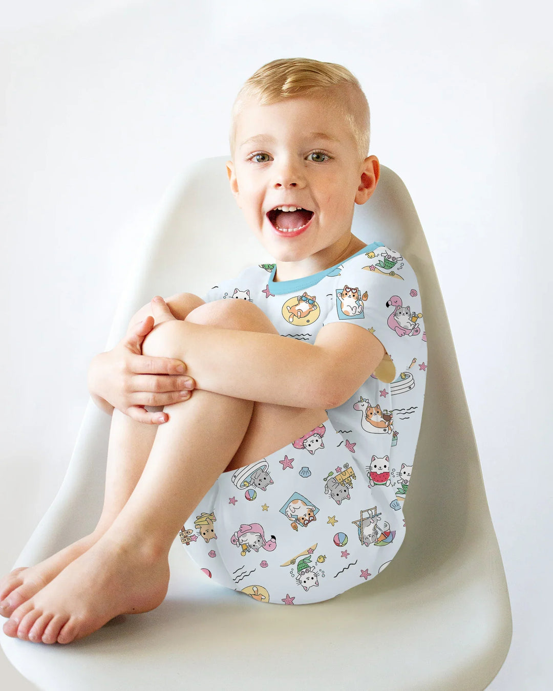 Template Zweiteiliges Pyjama-Set mit kurzen Ärmeln und Shorts