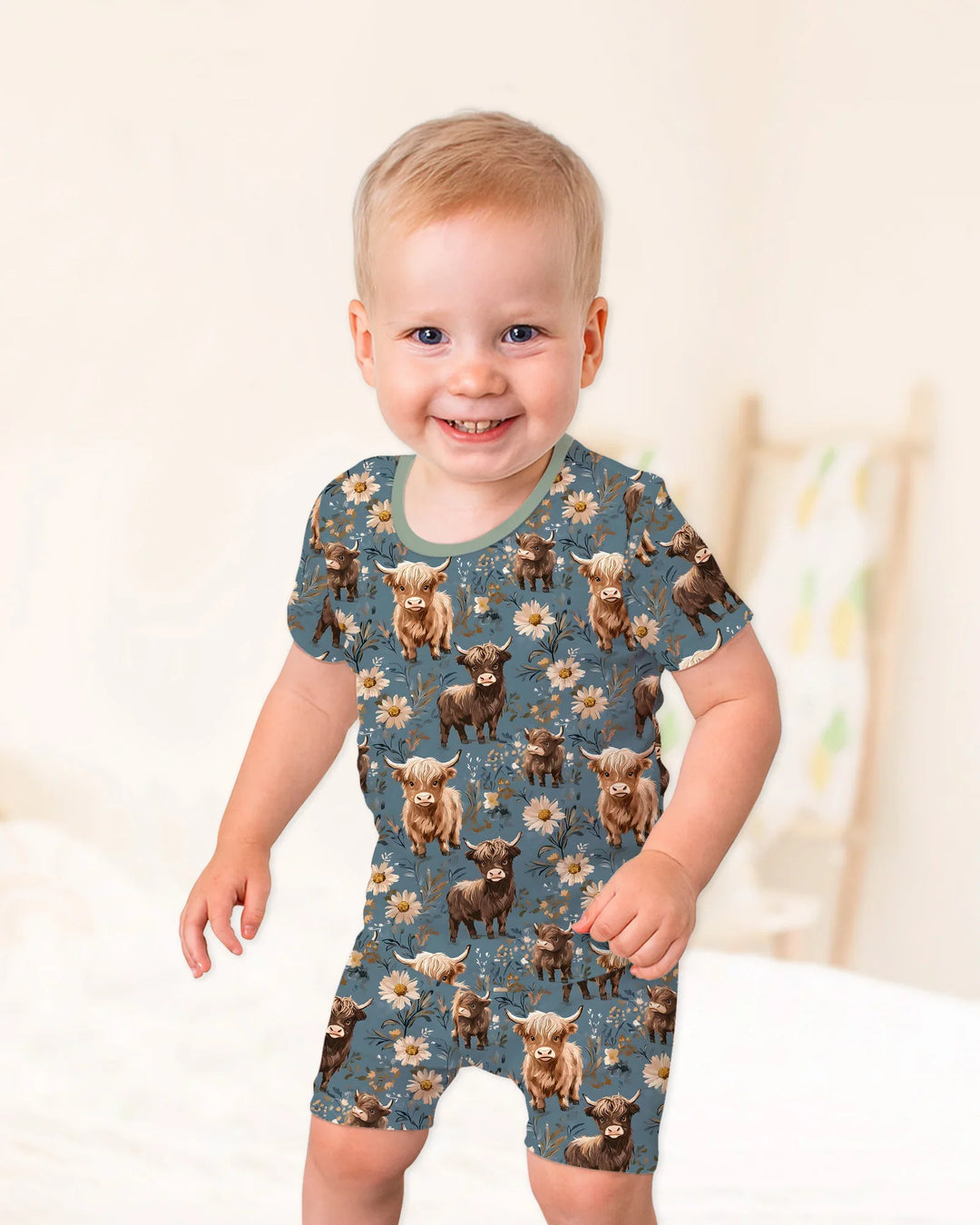 Template Zweiteiliges Pyjama-Set mit kurzen Ärmeln und Shorts
