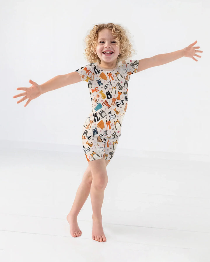 Template Zweiteiliges Pyjama-Set mit kurzen Ärmeln und Shorts