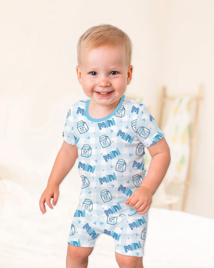 Template Zweiteiliges Pyjama-Set mit kurzen Ärmeln und Shorts