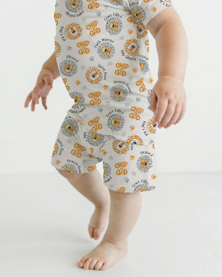 Template Zweiteiliges Pyjama-Set mit kurzen Ärmeln und Shorts