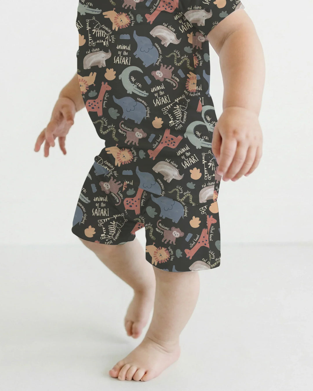 Template Zweiteiliges Pyjama-Set mit kurzen Ärmeln und Shorts