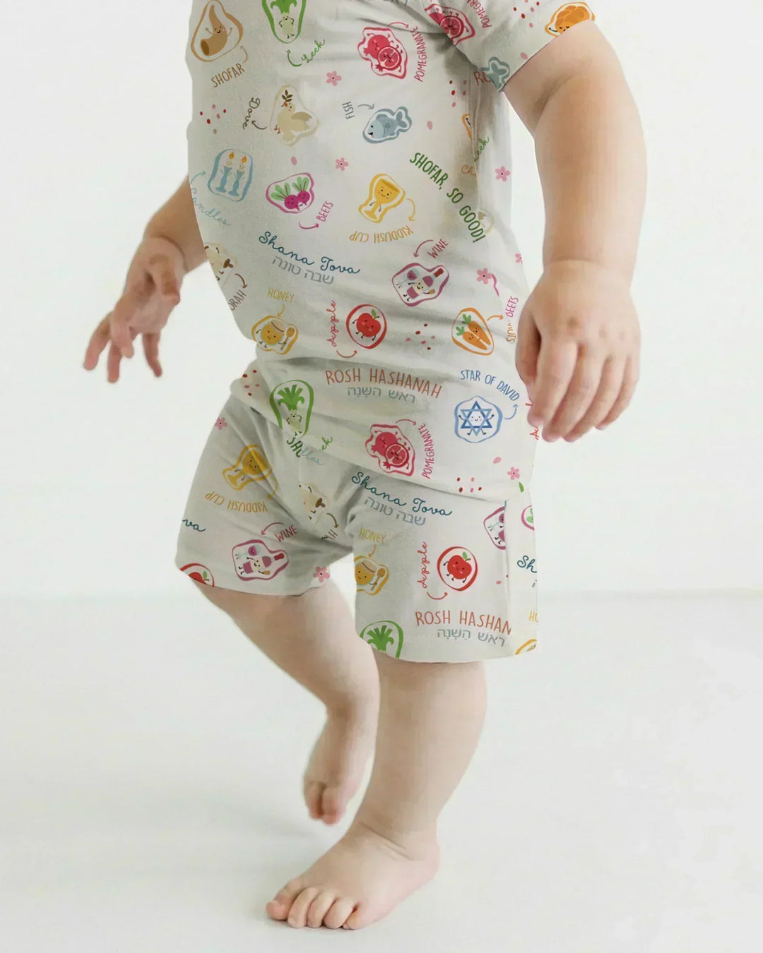 Template Zweiteiliges Pyjama-Set mit kurzen Ärmeln und Shorts