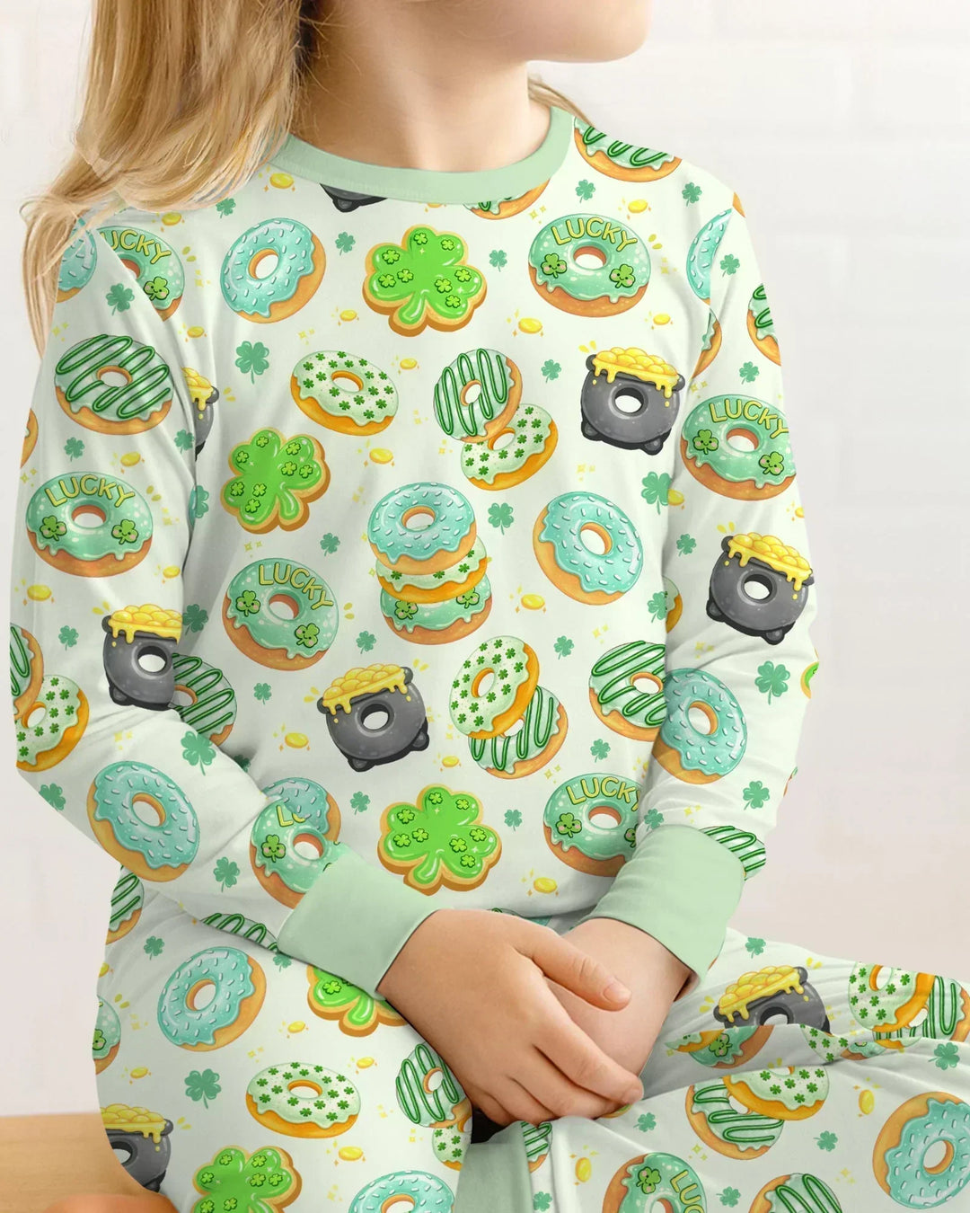 Zweiteiliges Langarm-Pyjama-Set mit Sommerfrüchten