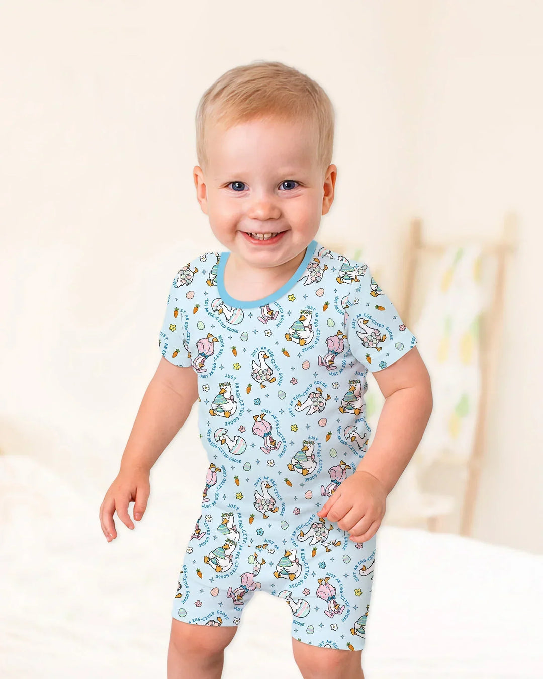 Template Zweiteiliges Pyjama-Set mit kurzen Ärmeln und Shorts