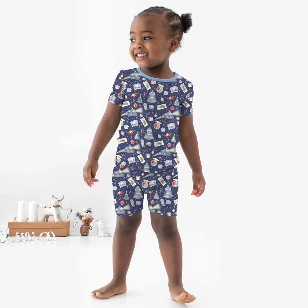 Zweiteiliges Pyjama-Set mit kurzen Ärmeln und Shorts im Sommer-Design