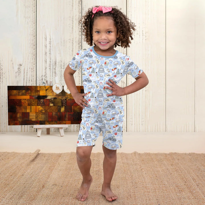 Zweiteiliges Pyjama-Set mit kurzen Ärmeln und Shorts im Sommer-Design