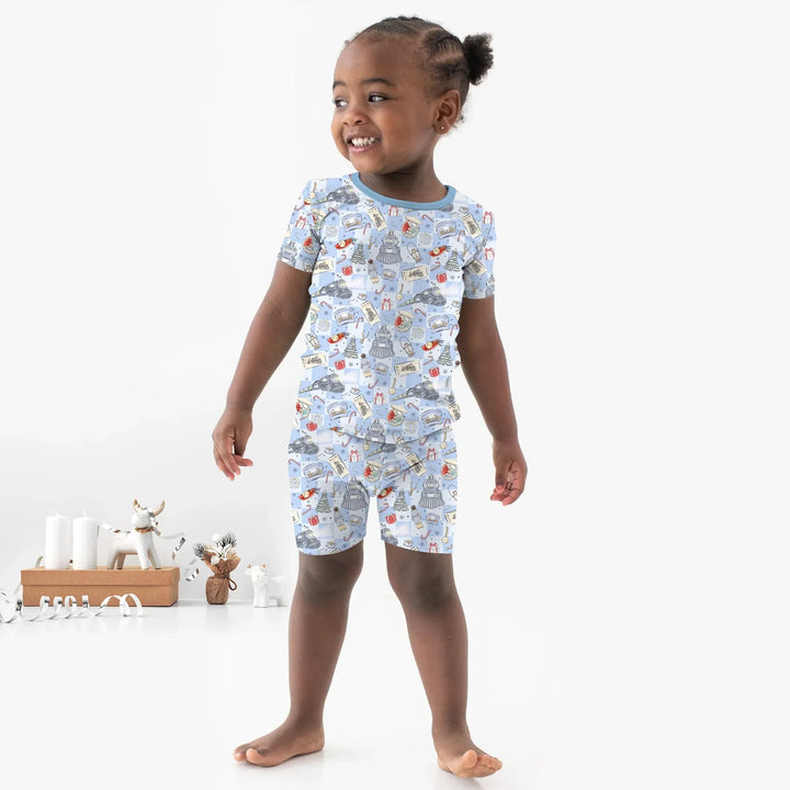 Zweiteiliges Pyjama-Set mit kurzen Ärmeln und Shorts im Sommer-Design