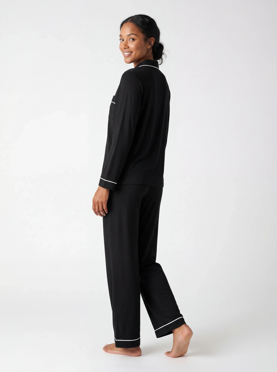 Pyjama-Set für Damen aus schwarzem Bambus mit Knöpfen