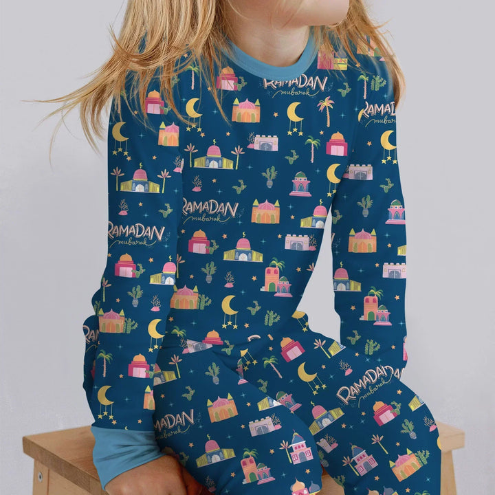 Zweiteiliges Langarm-Pyjama-Set mit Sommerfrüchten
