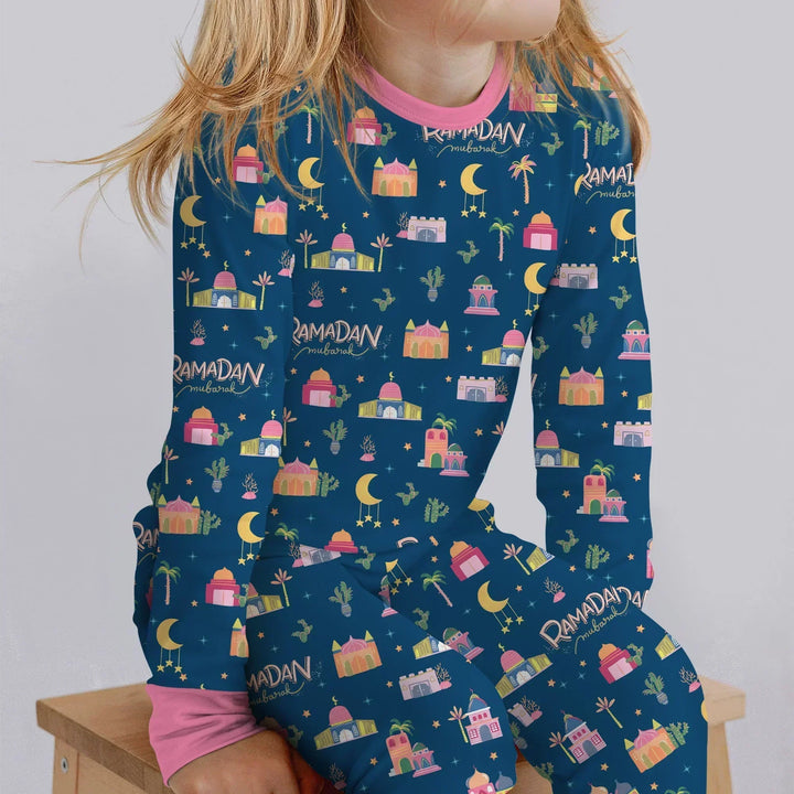 Zweiteiliges Langarm-Pyjama-Set mit Sommerfrüchten