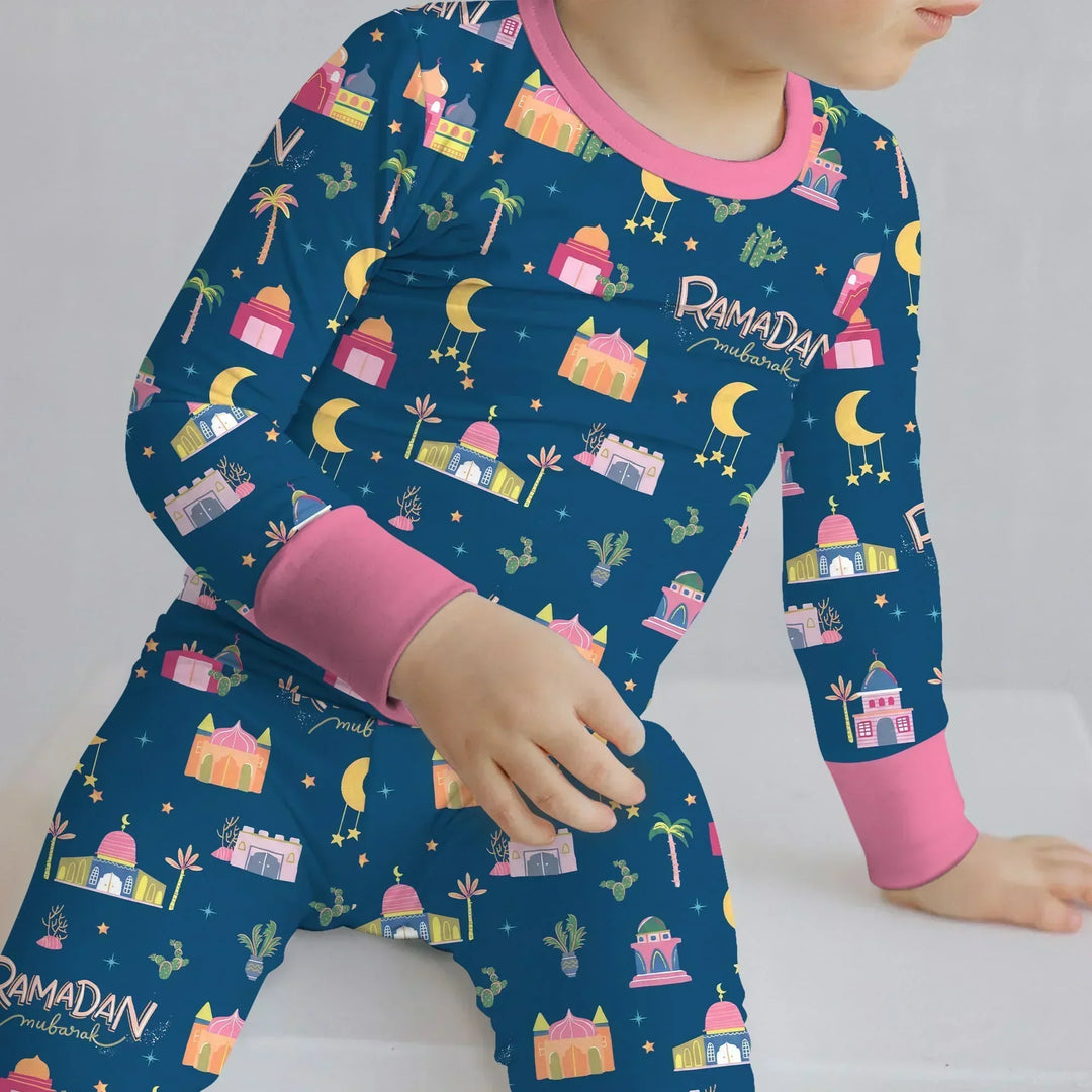 Zweiteiliges Langarm-Pyjama-Set mit Sommerfrüchten