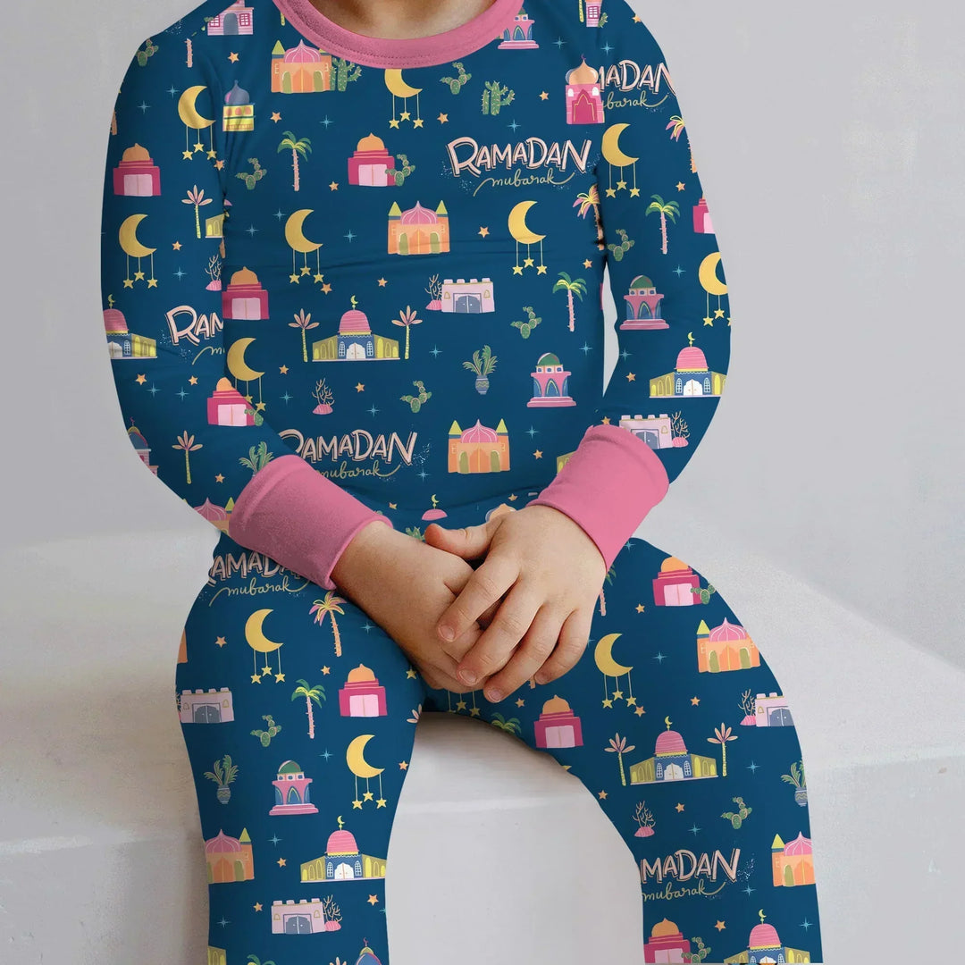 Zweiteiliges Langarm-Pyjama-Set mit Sommerfrüchten