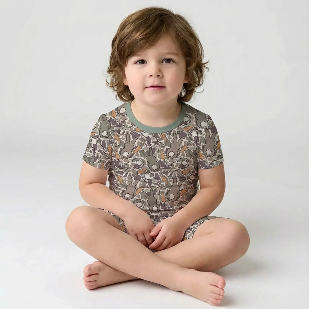 Template Zweiteiliges Pyjama-Set mit kurzen Ärmeln und Shorts