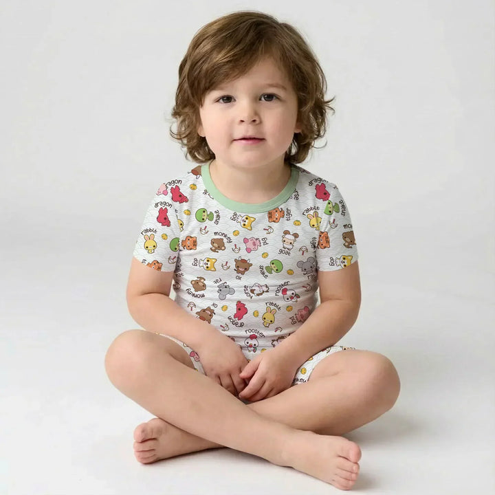 Template Zweiteiliges Pyjama-Set mit kurzen Ärmeln und Shorts