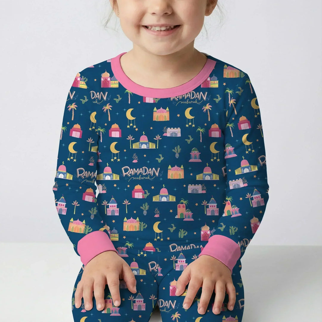 Zweiteiliges Langarm-Pyjama-Set mit Sommerfrüchten
