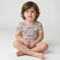 Template Zweiteiliges Pyjama-Set mit kurzen Ärmeln und Shorts