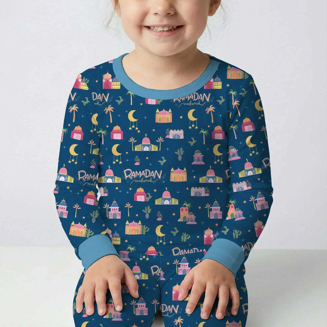 Zweiteiliges Langarm-Pyjama-Set mit Sommerfrüchten