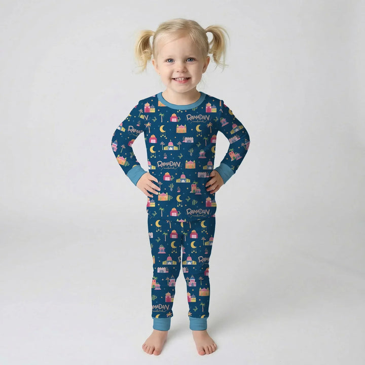 Zweiteiliges Langarm-Pyjama-Set mit Sommerfrüchten