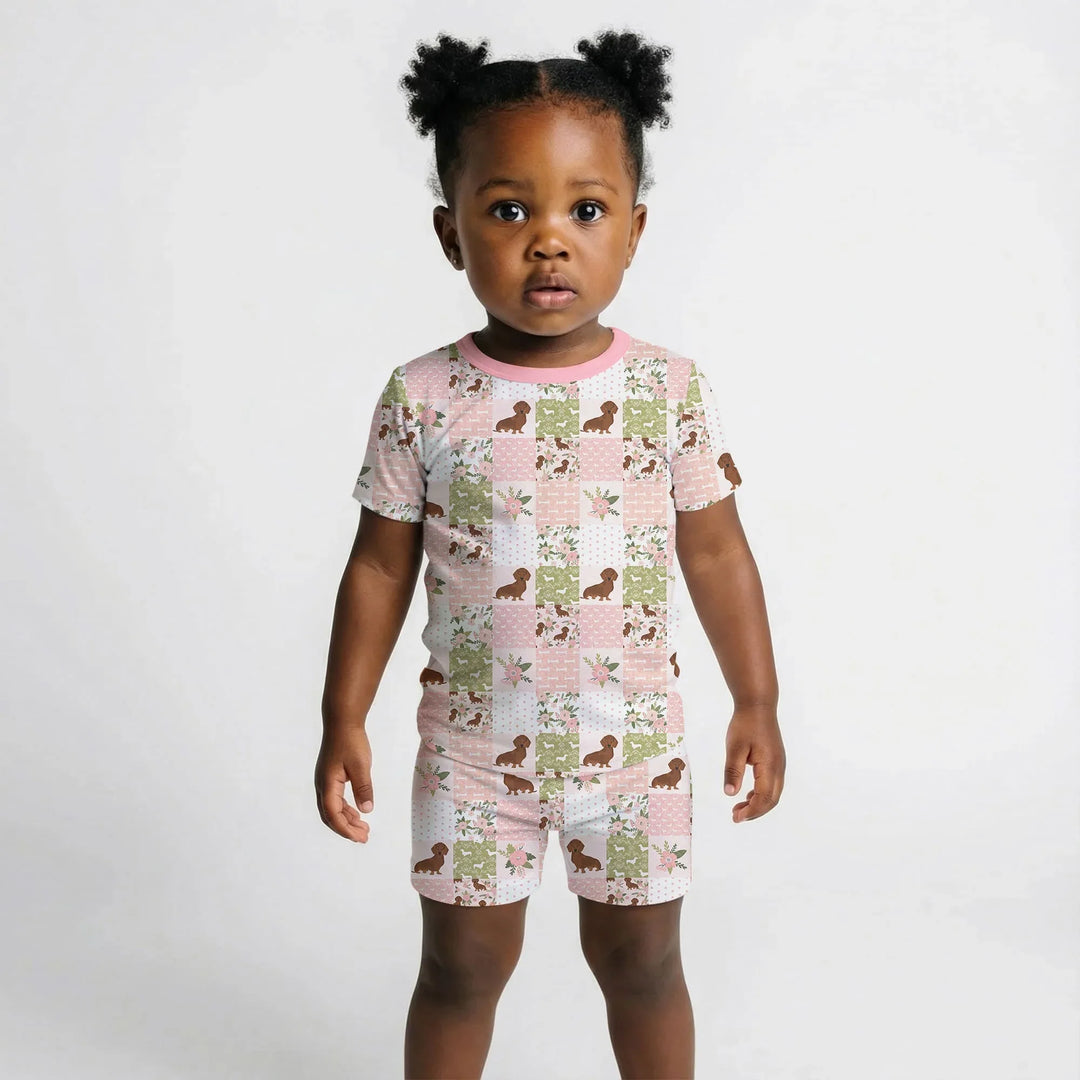 Template Zweiteiliges Pyjama-Set mit kurzen Ärmeln und Shorts