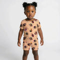 Template Zweiteiliges Pyjama-Set mit kurzen Ärmeln und Shorts