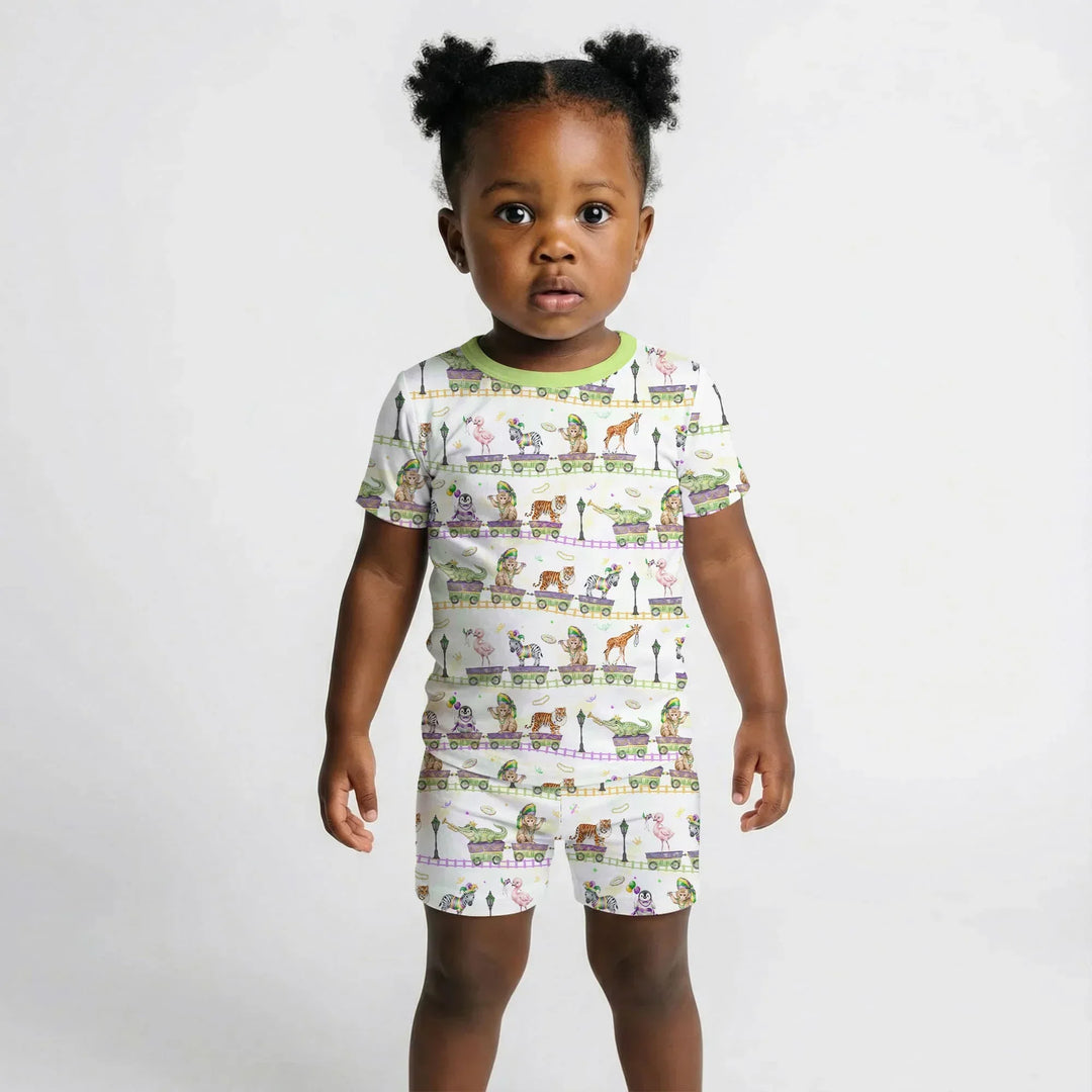 Template Zweiteiliges Pyjama-Set mit kurzen Ärmeln und Shorts