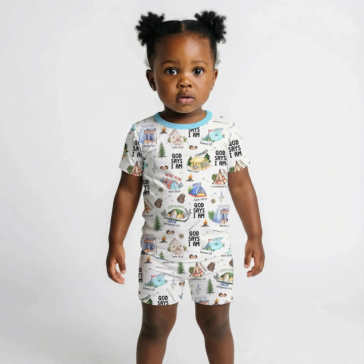 Template Zweiteiliges Pyjama-Set mit kurzen Ärmeln und Shorts