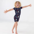 Template Zweiteiliges Pyjama-Set mit kurzen Ärmeln und Shorts