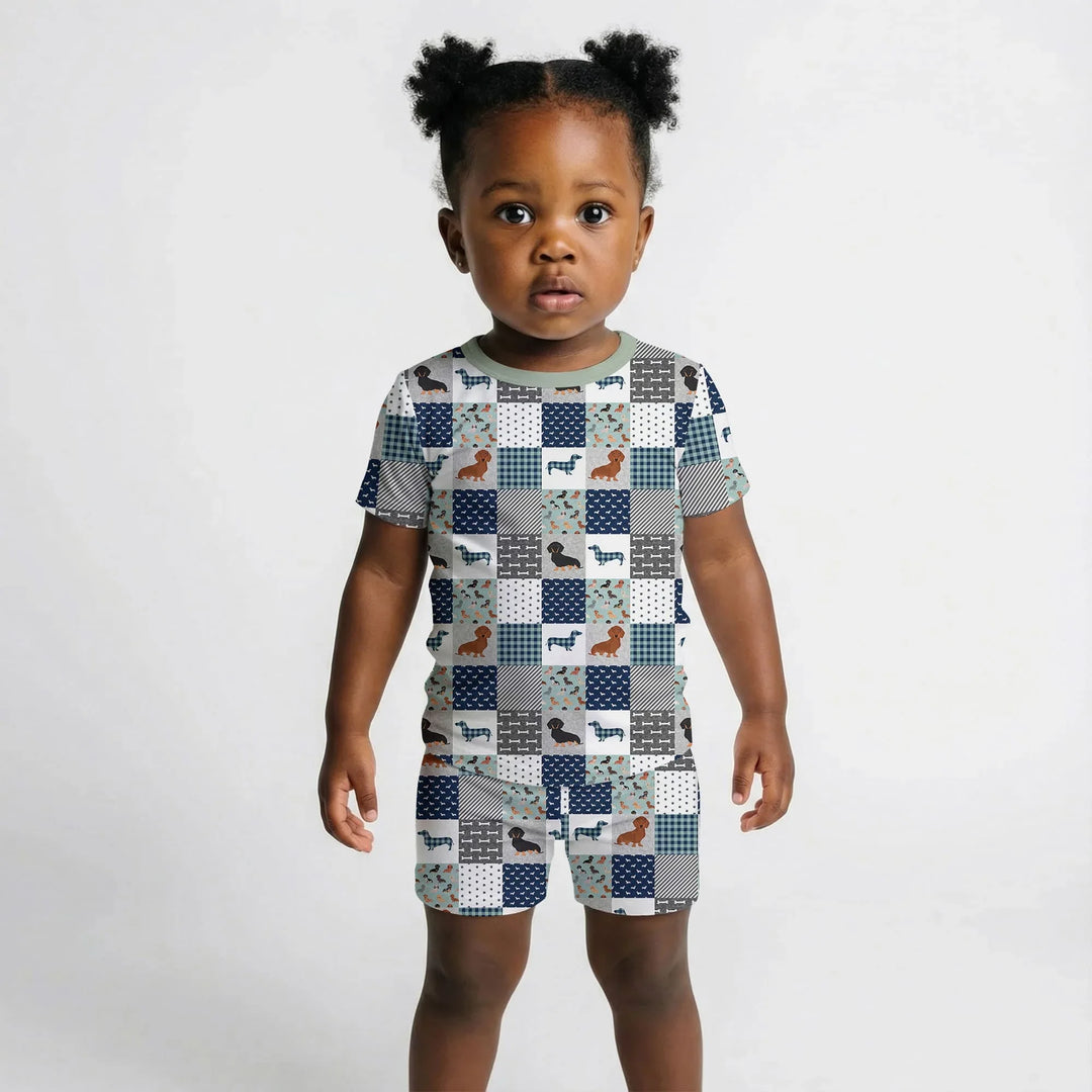 Template Zweiteiliges Pyjama-Set mit kurzen Ärmeln und Shorts