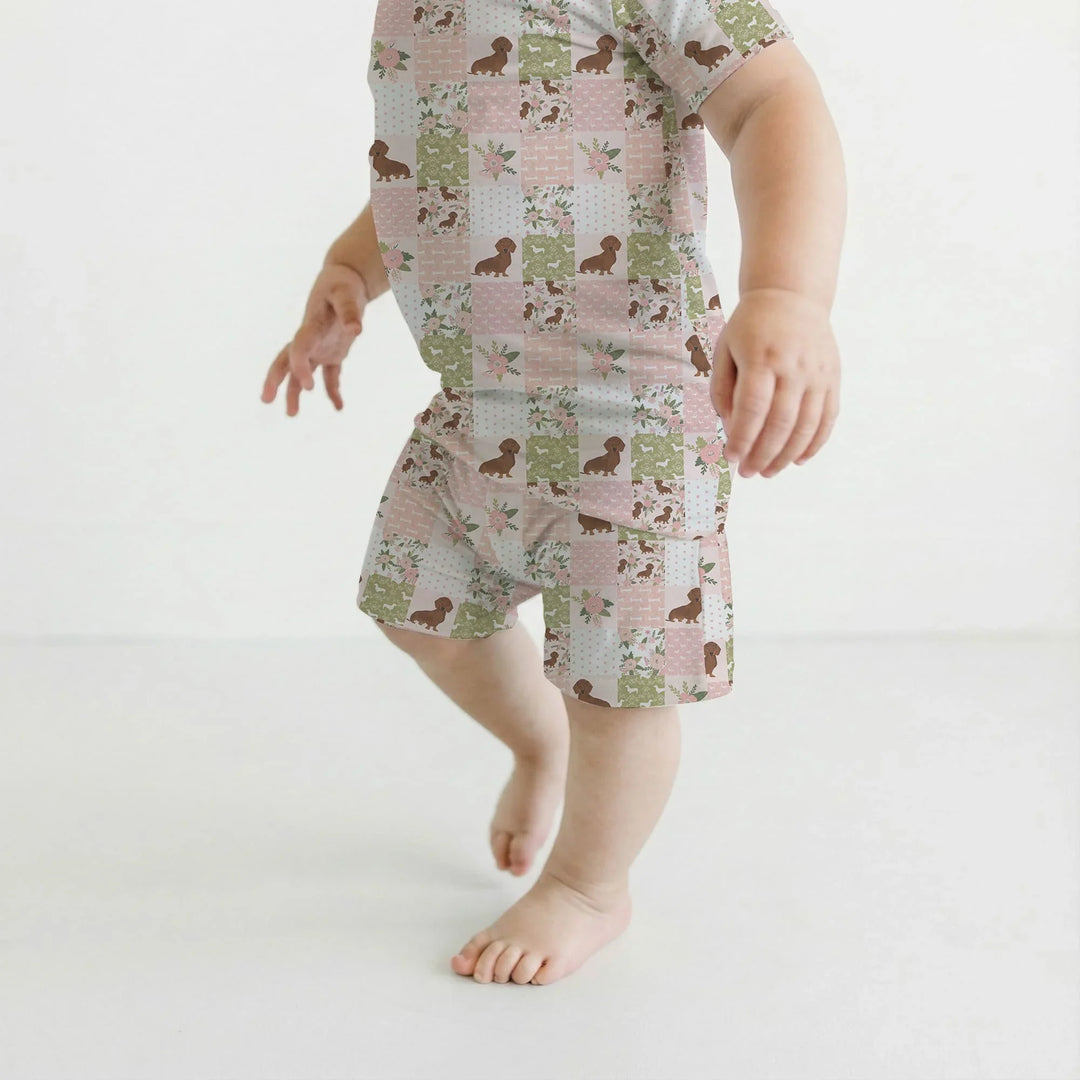 Template Zweiteiliges Pyjama-Set mit kurzen Ärmeln und Shorts