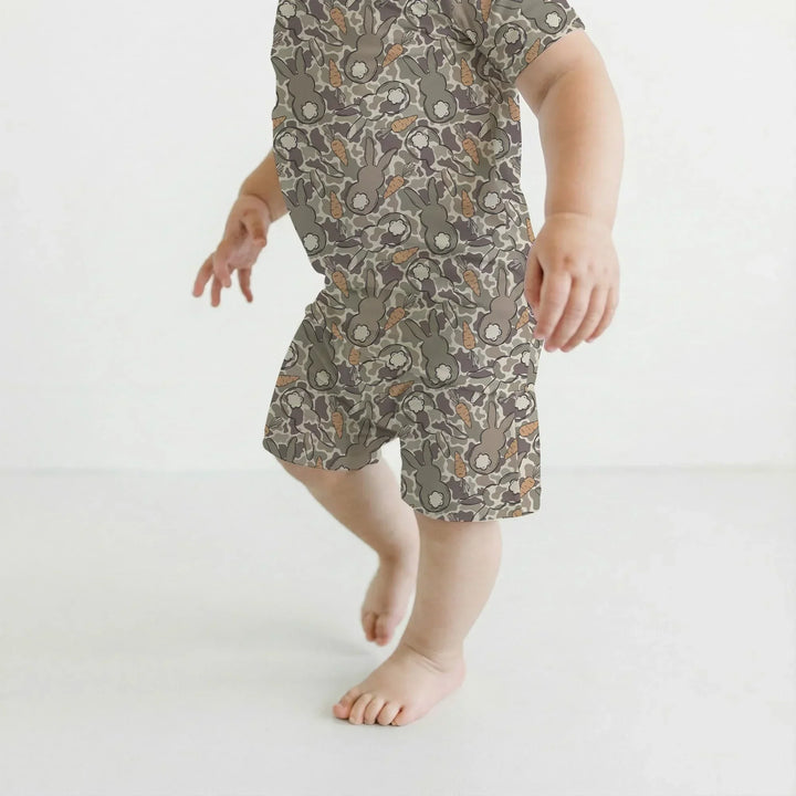 Template Zweiteiliges Pyjama-Set mit kurzen Ärmeln und Shorts