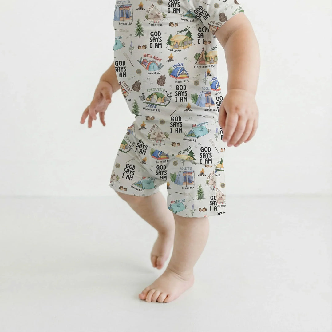 Template Zweiteiliges Pyjama-Set mit kurzen Ärmeln und Shorts