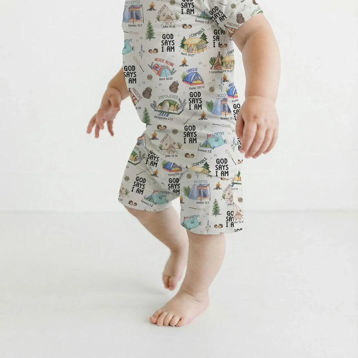 Template Zweiteiliges Pyjama-Set mit kurzen Ärmeln und Shorts
